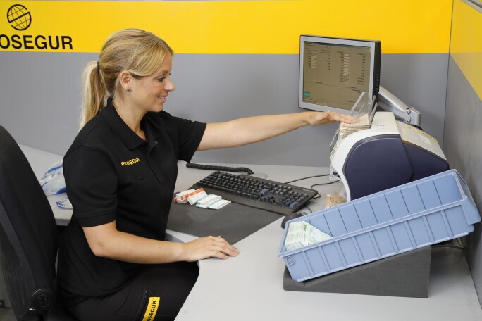 Mitarbeiter (m/w/d) im Tresor, 3. Bild